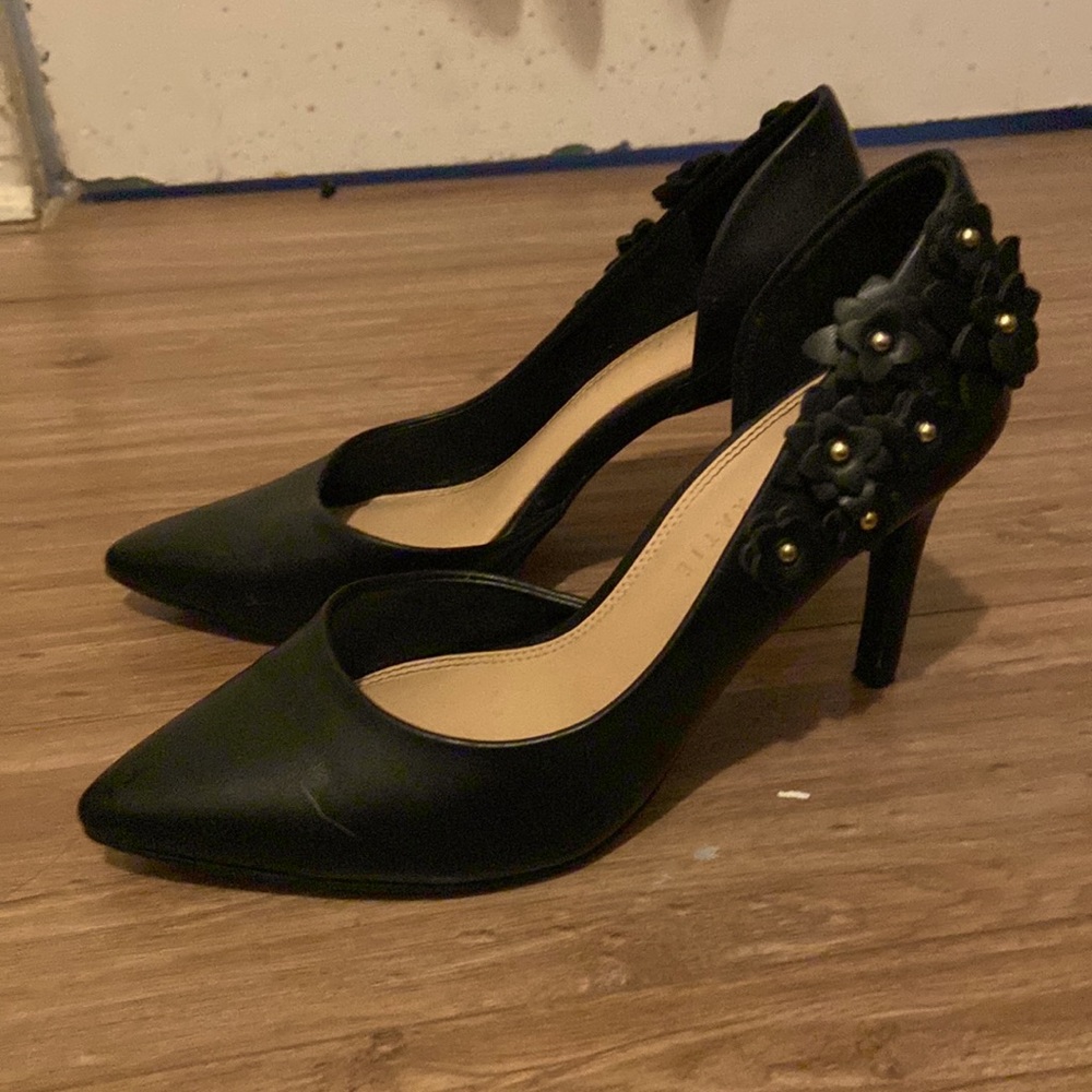 Black heels - Picture 2 of 4